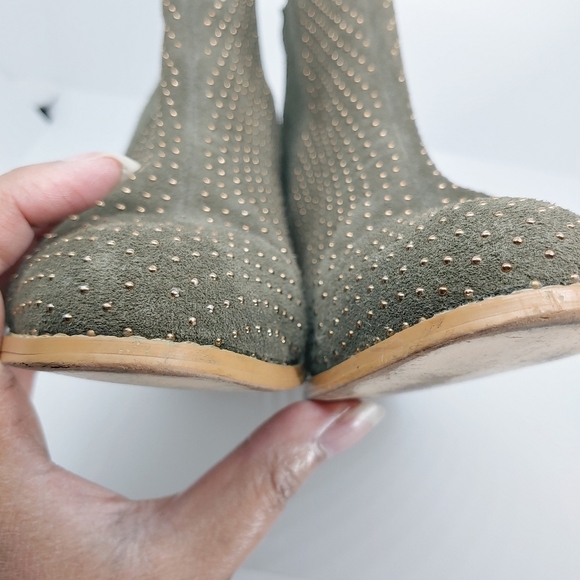 Anthropologie Olive Green Mini Gold Studded Suede Heeled Booties Sz 8 Modern - Picture 10 of 15